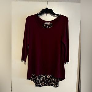 Lelis 3/4 sleeve top with floral back